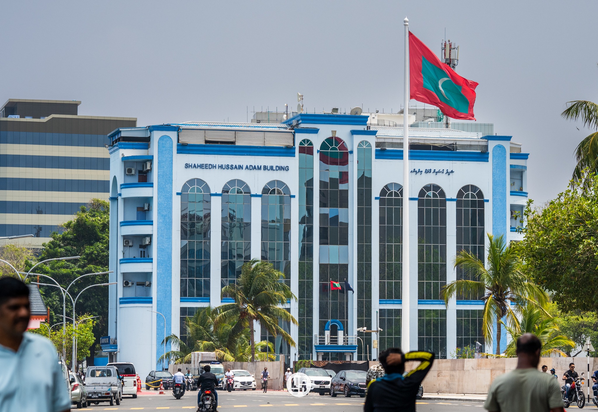 Police_Shaheedh hussain building_Jumhoory maidhaan_Flag_bodu dhidha