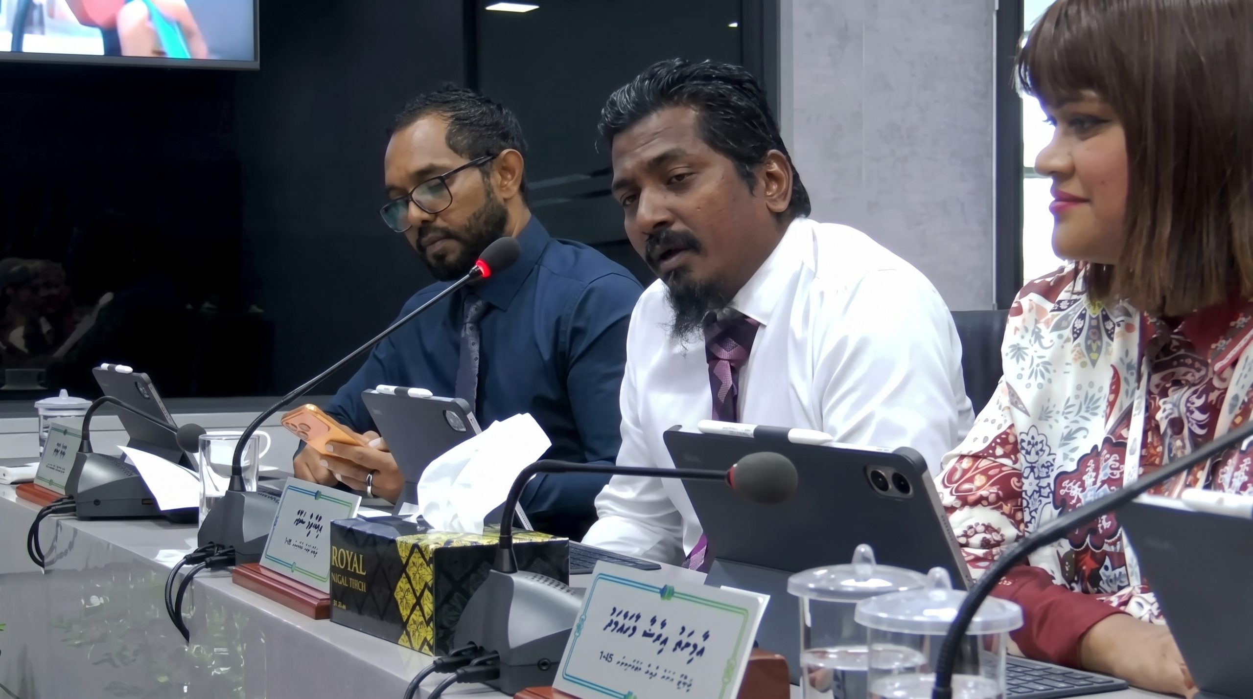 male city councli meeting